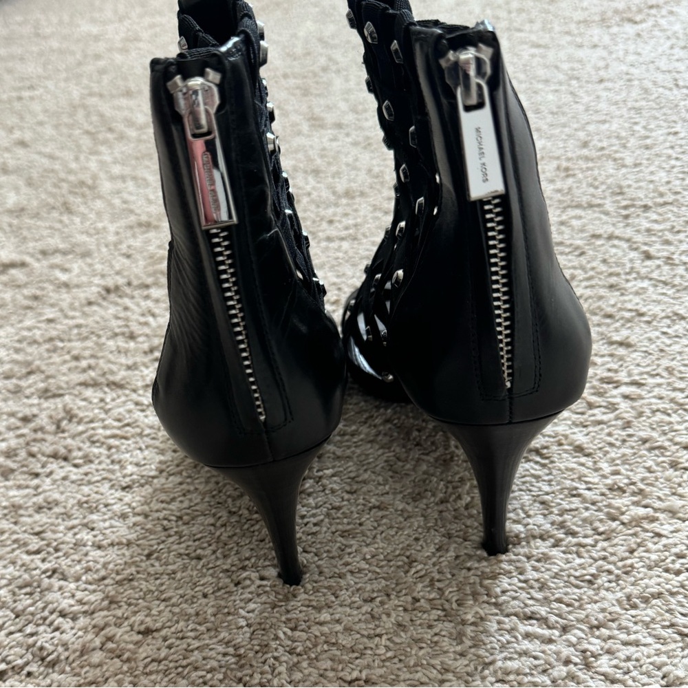 Michael Kors Heels! - Picture 2 of 12